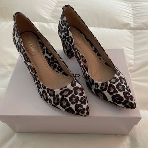 Taryn Rose pointed toe leopard print block heels Size 7M